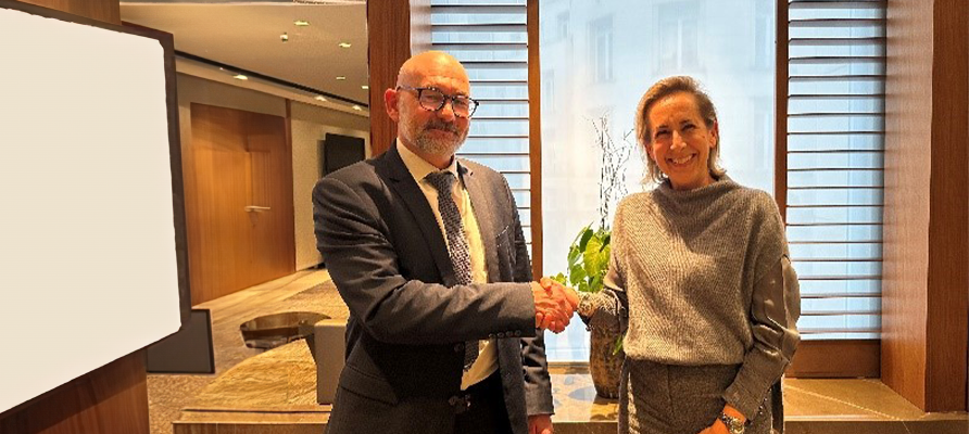 Lionel Madec, Directeur adjoint du Cned et Marie-Pierre Rechsteiner, Directrice des ressources humaines de Covéa.